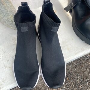 Micheal lots booties